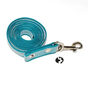 1,5m gummierte Gurtband-Führleine cyan mit Zinkdruckguss Produktbild